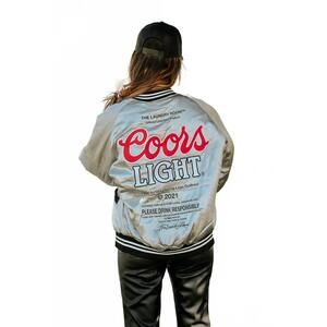 NEW THE LAUNDRY ROOM unisex coors stadium jacket in light silver